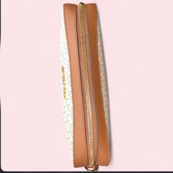 Michael Kors Cream and Tan Crossbody Bag - Picture 7 of 8